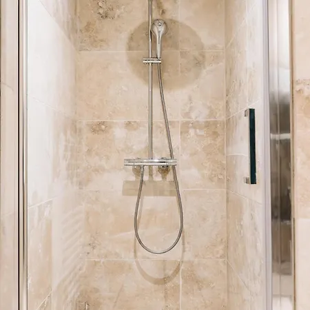 Historic Luxury And Modernity In The Heart Of Minervois *